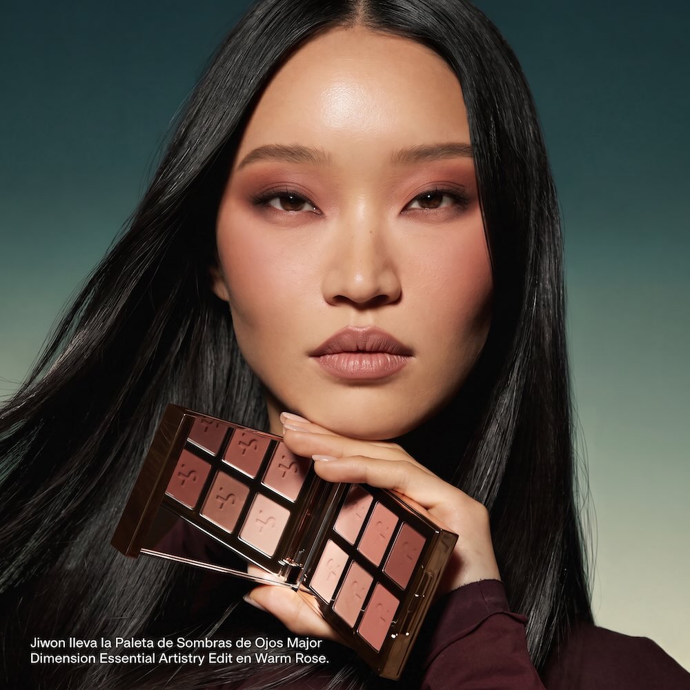 MAJOR DIMENSION ESSENTIAL ARTISTRY EDIT EYESHADOW PALETTE (SOMBRAS DE OJOS)